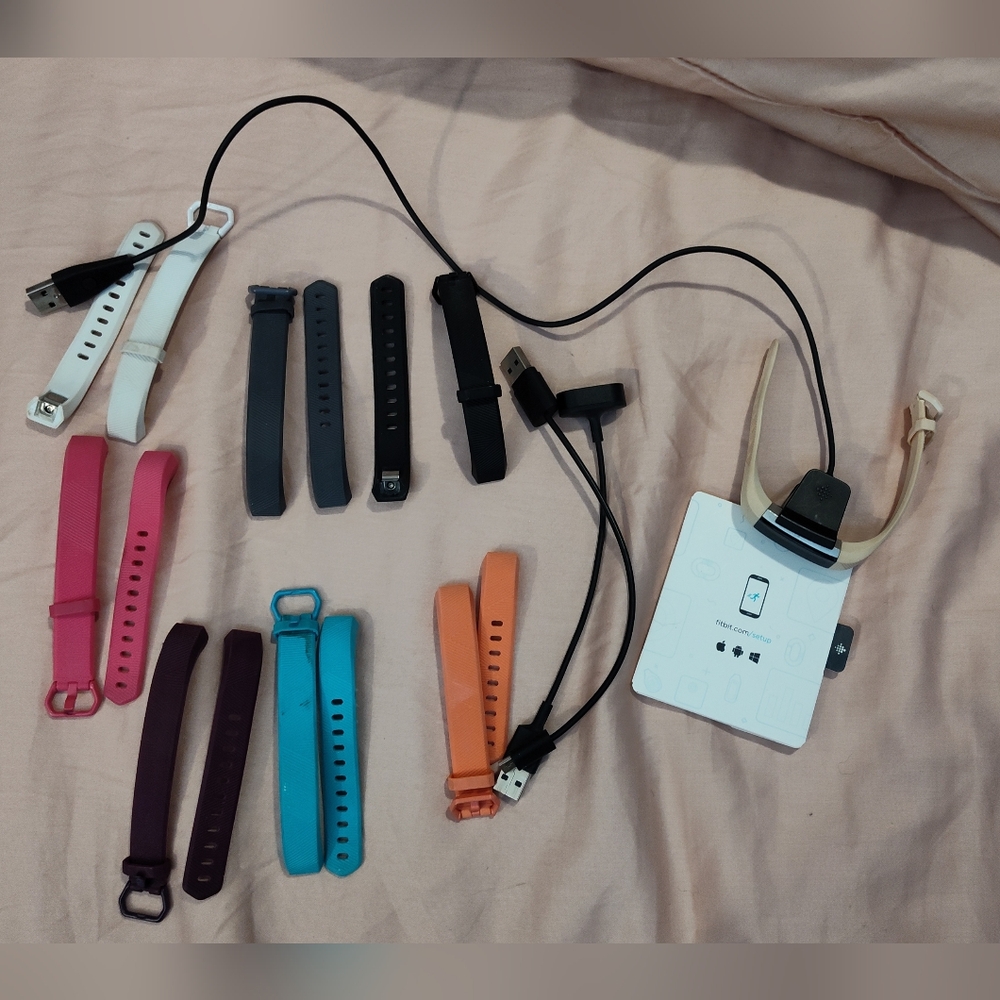 Like-New Fitbit With Extra Bands